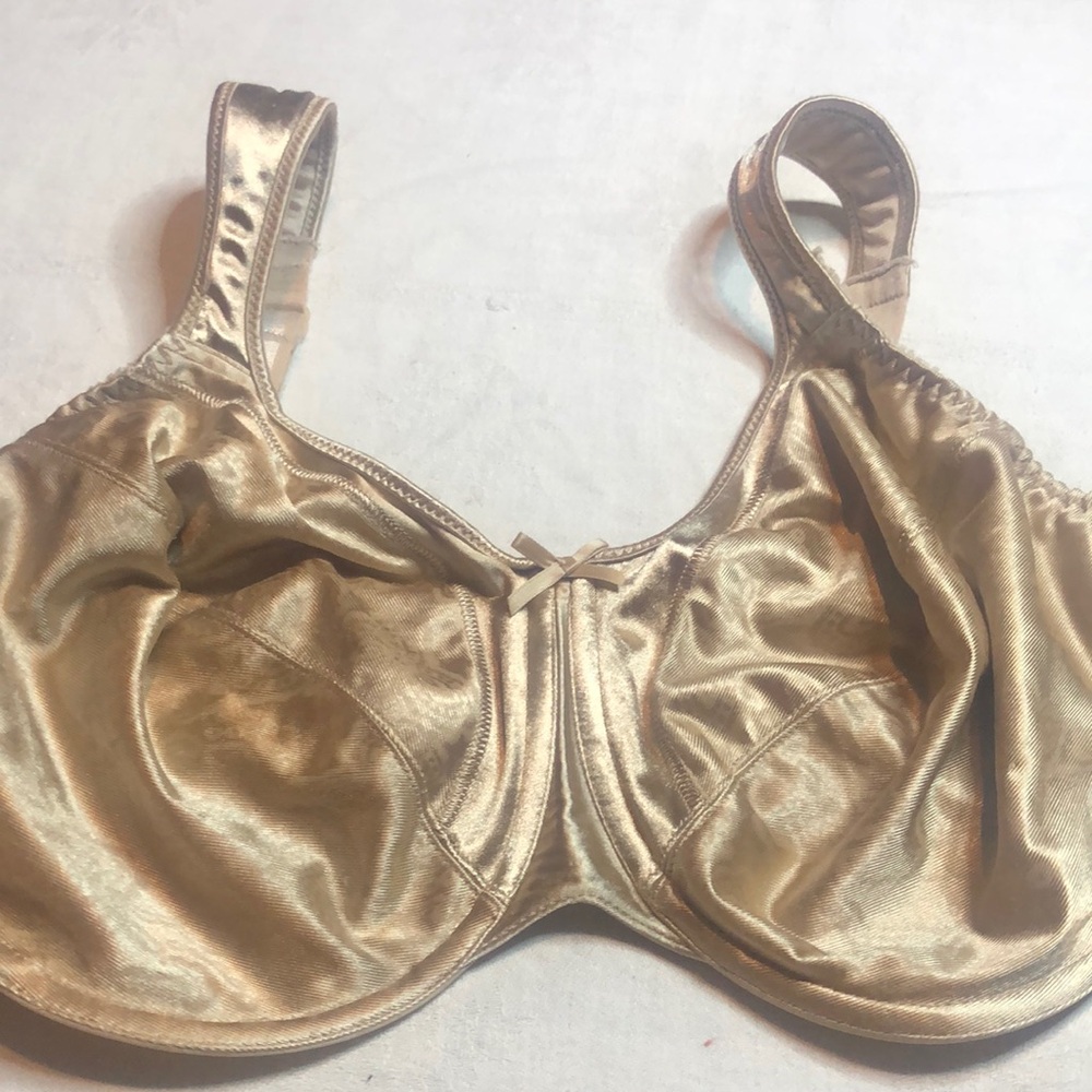 Women's Bali cream nude under wire no padding Intimate Bra